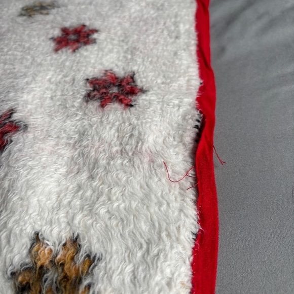 Vintage Biederlack of America Minnie Mouse Red and White Blanket with Pocket - Picture 5 of 10